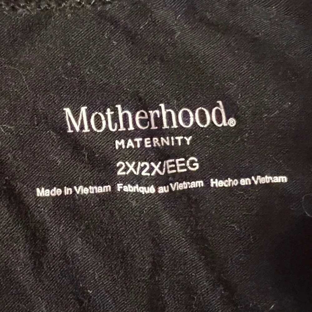 2  2x Women’s Plus size motherhood maternity tank tops. Black and gray/white._3